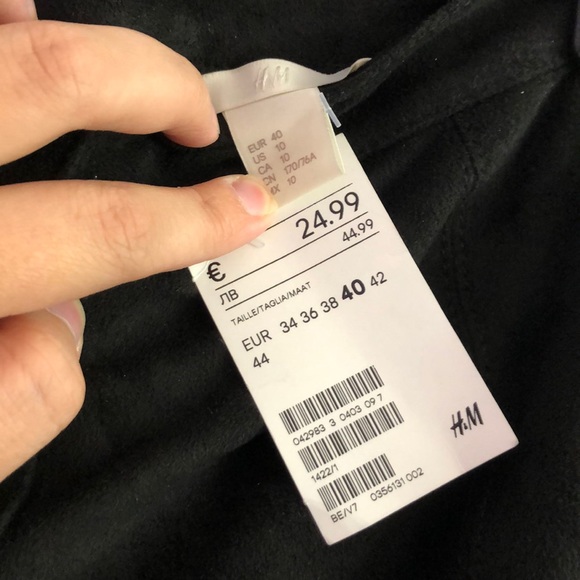 H&M Imitation Suede Skirt - Picture 4 of 4